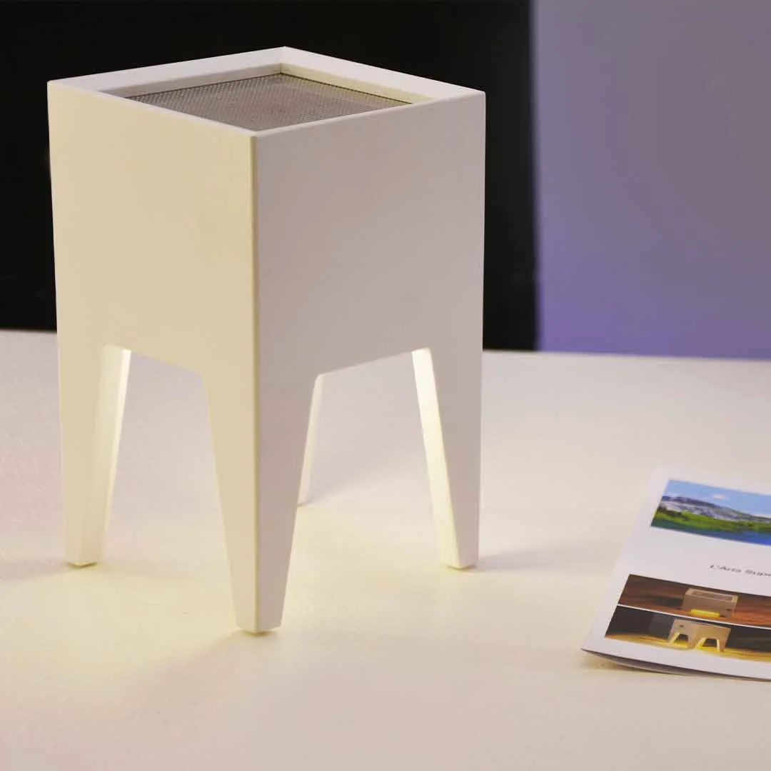 Lampada e Purificatore d'Aria in STARKRYL® ION Grande di Hi.Project & Nicola Chiavarelli