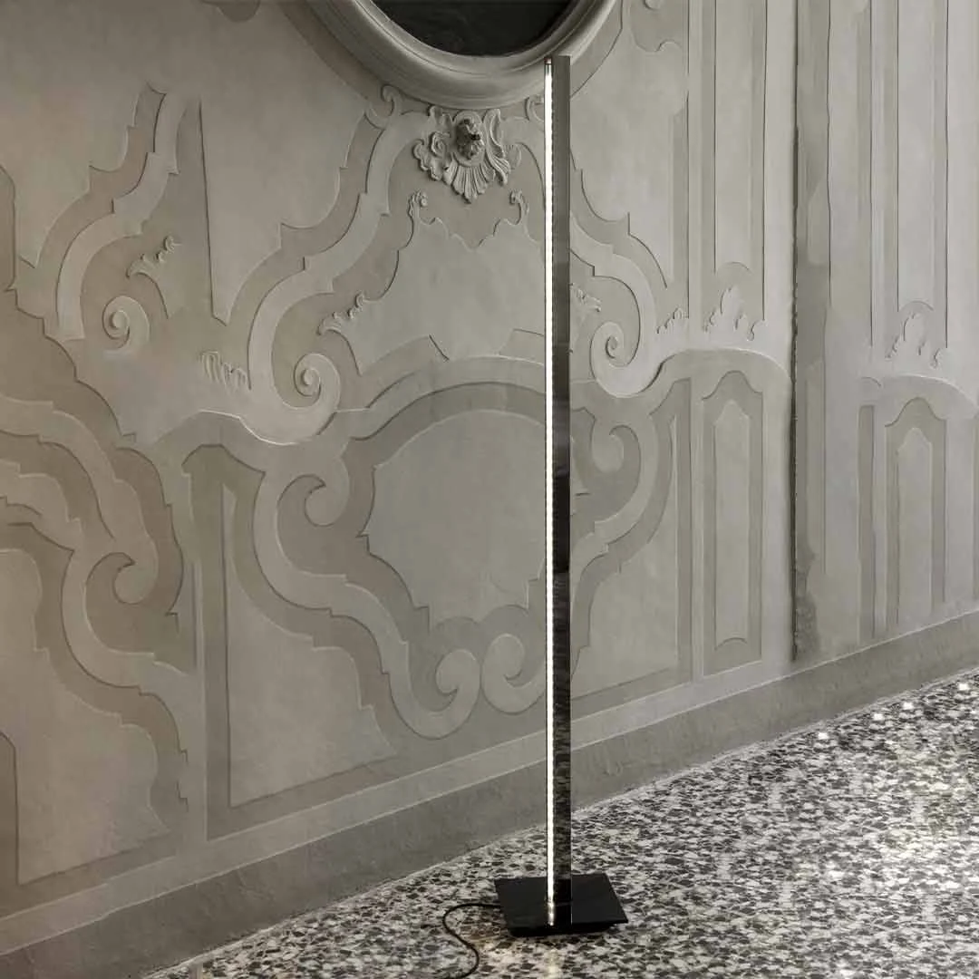 Lampada da Terra MITHRA di Gianfranco Griggio