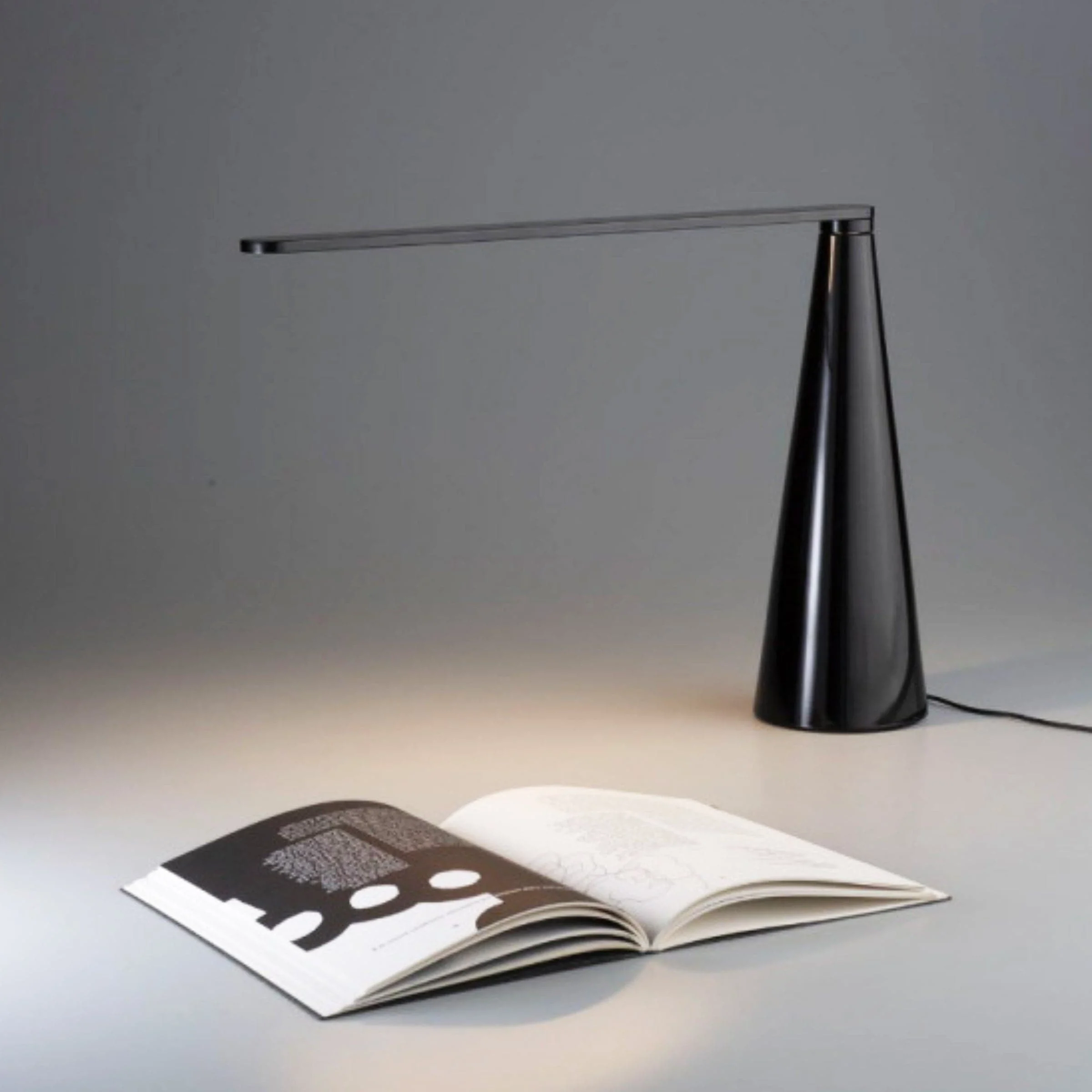 Lampada da Tavolo ELICA di Brian Sironi