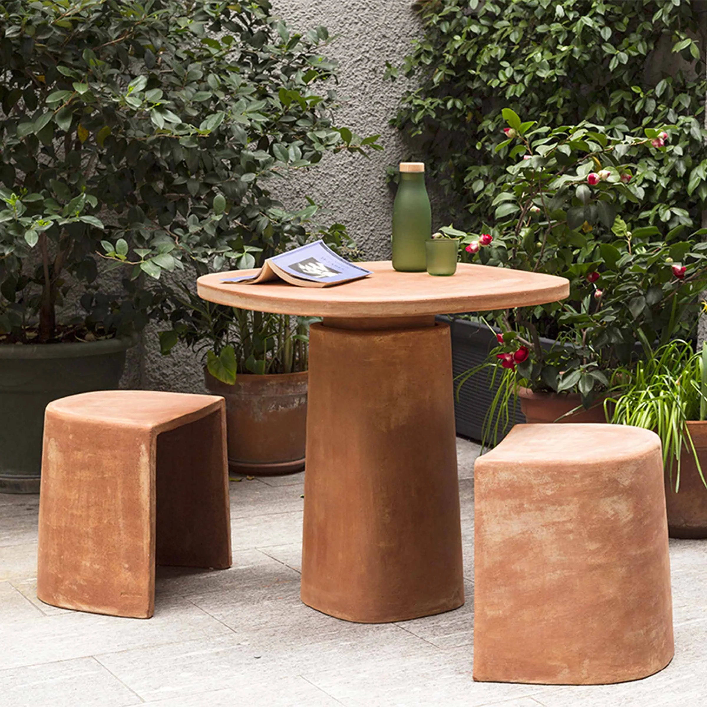 Tavolo in Terracotta GIOI Naturale di Mario Scairato