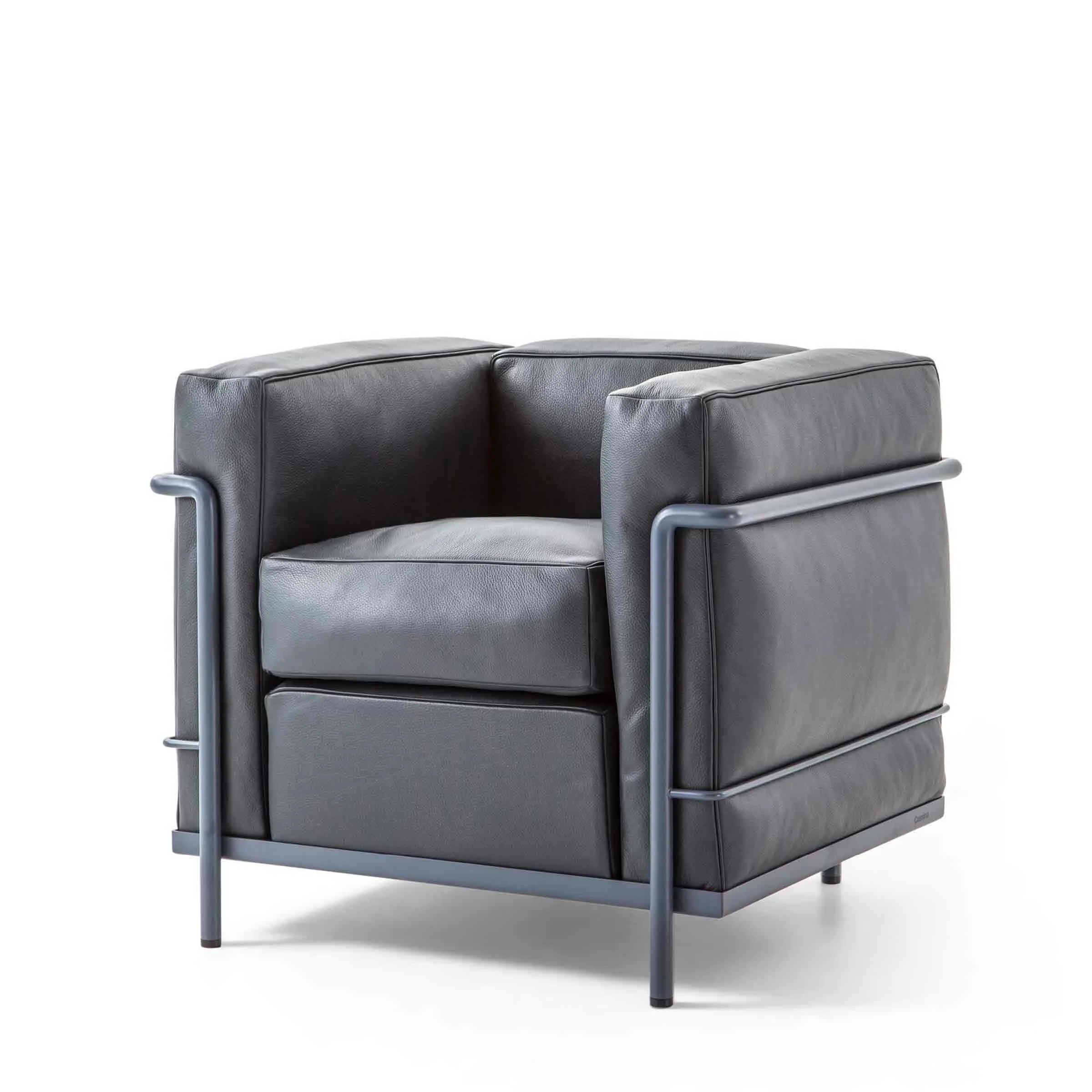 Poltrona - "2, Fauteuil Grand Confort, Petit Modèle" di Le Corbusier, Pierre Jeanneret, Charlotte Perriand per Cassina