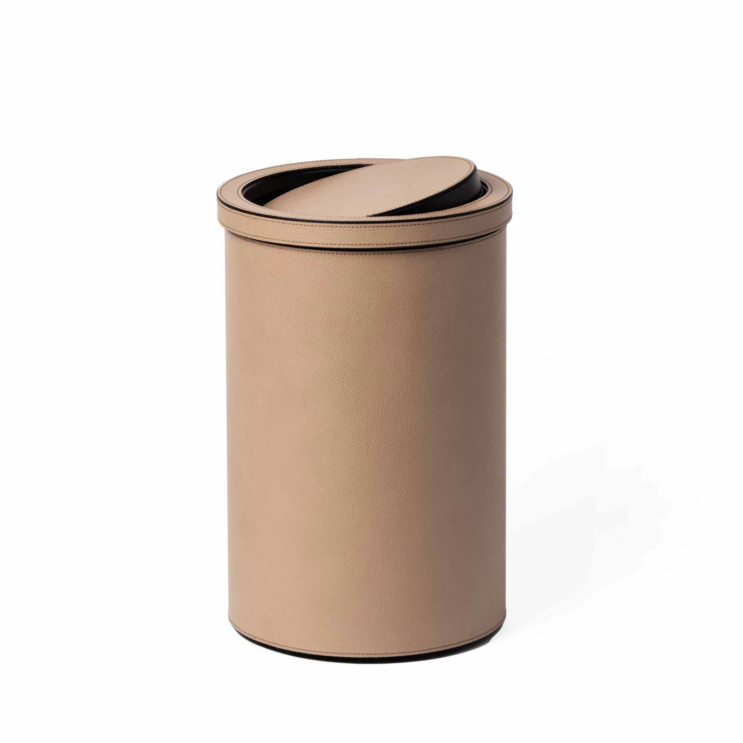 Portarifiuti con Coperchio Basculante in Pelle BIN di Pinetti