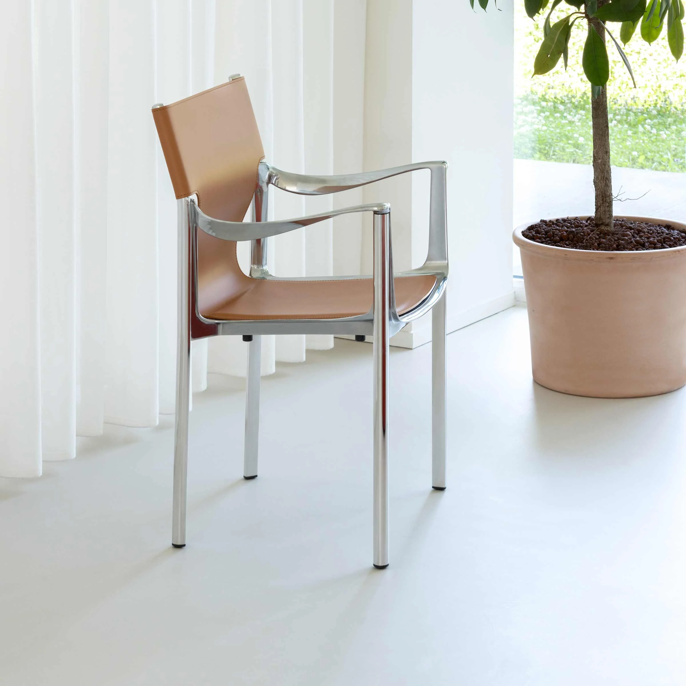 Sedia con Braccioli VENICE di Konstantin Grcic per Magis