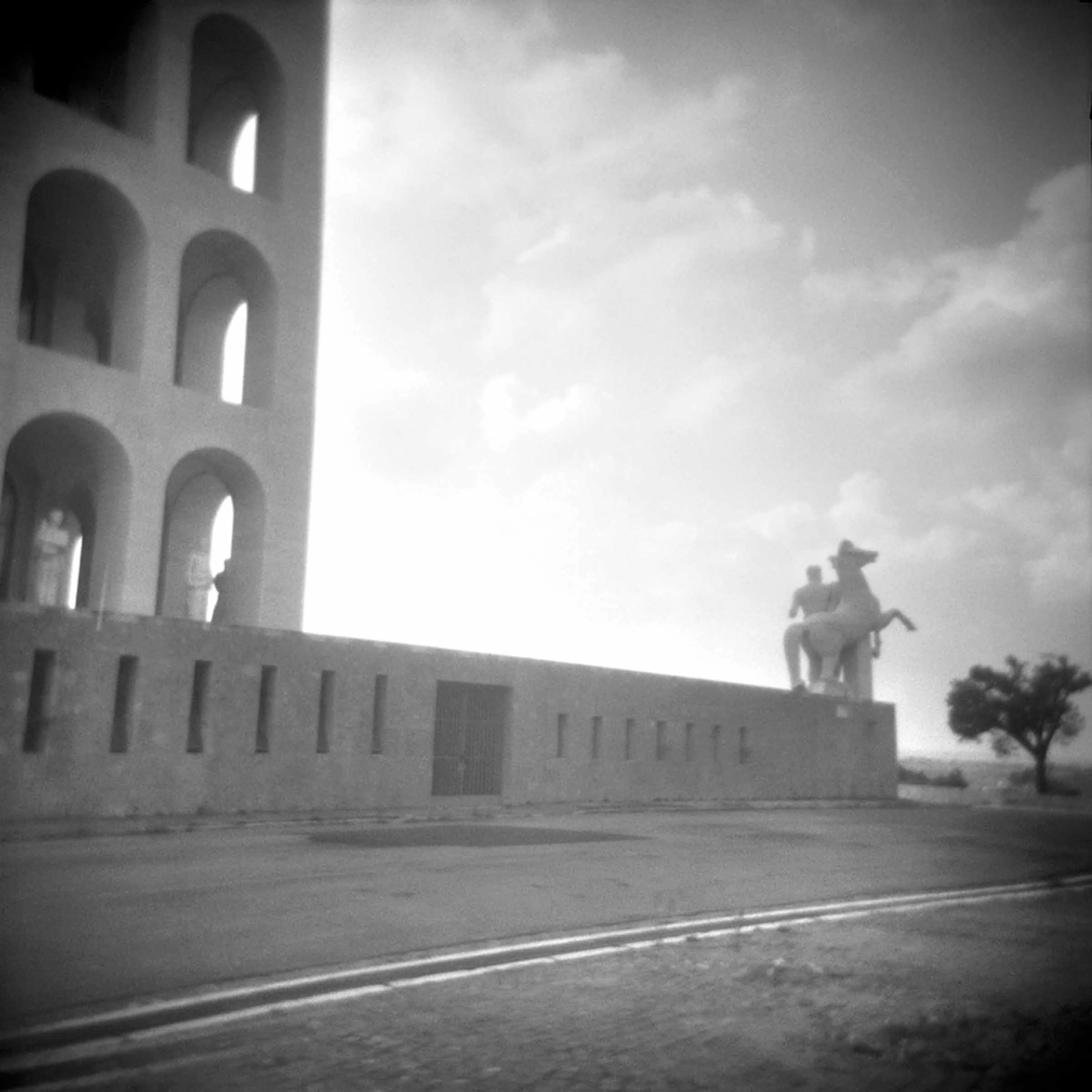 IL COLOSSEO QUADRATO, OMAGGIO A DE CHIRICO - Candido Baldacchino - 2013 - 60 x 60 - Limited Edition