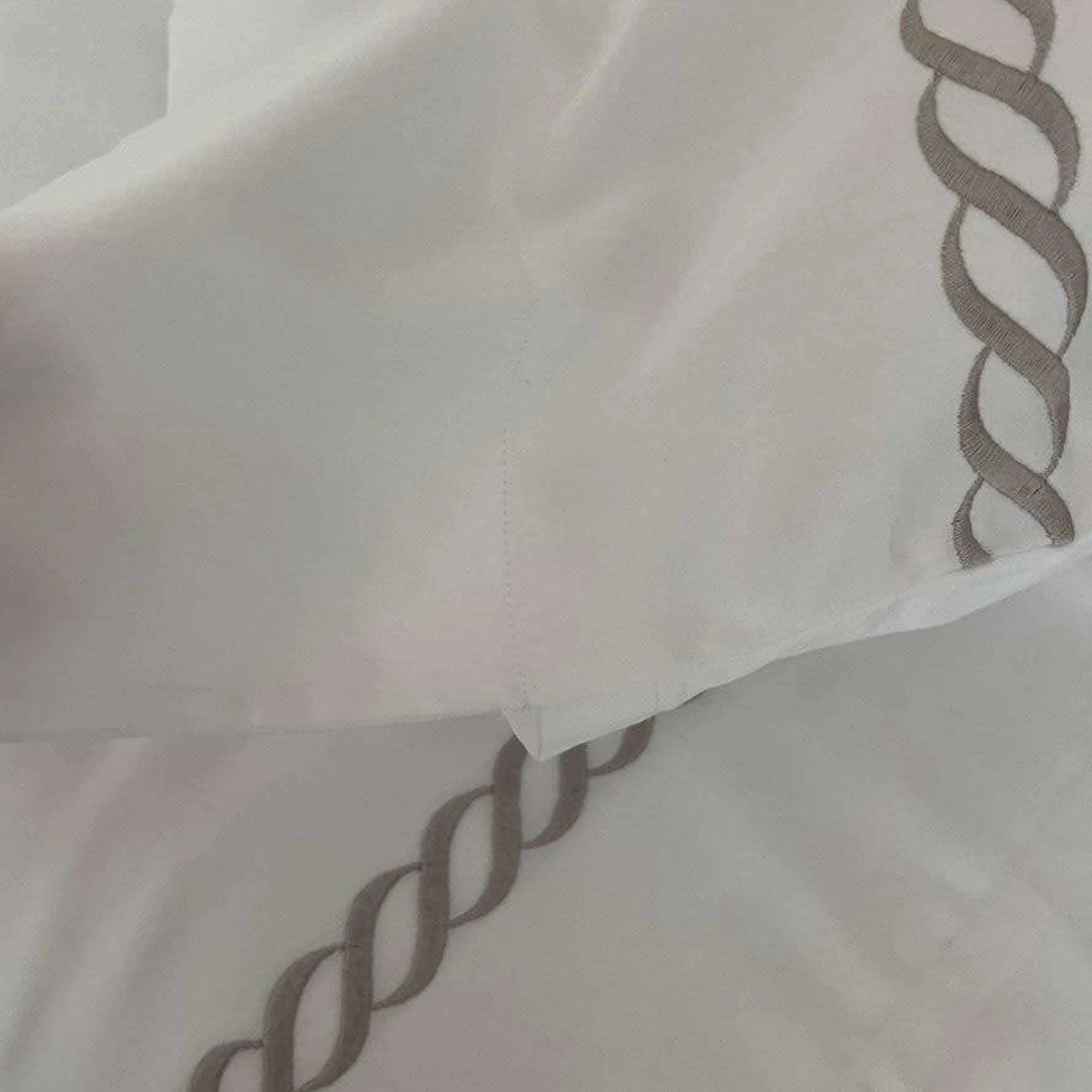 Set di lenzuola piatte in cotone egiziano ESSE CHAIN di Cittadini