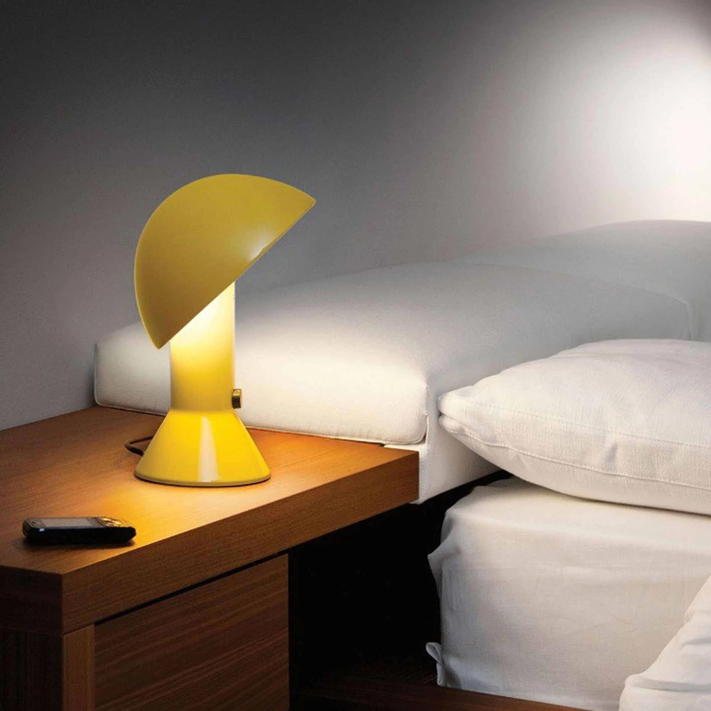 Lampada da tavolo ELMETTO di Elio Martinelli per Martinelli Luce