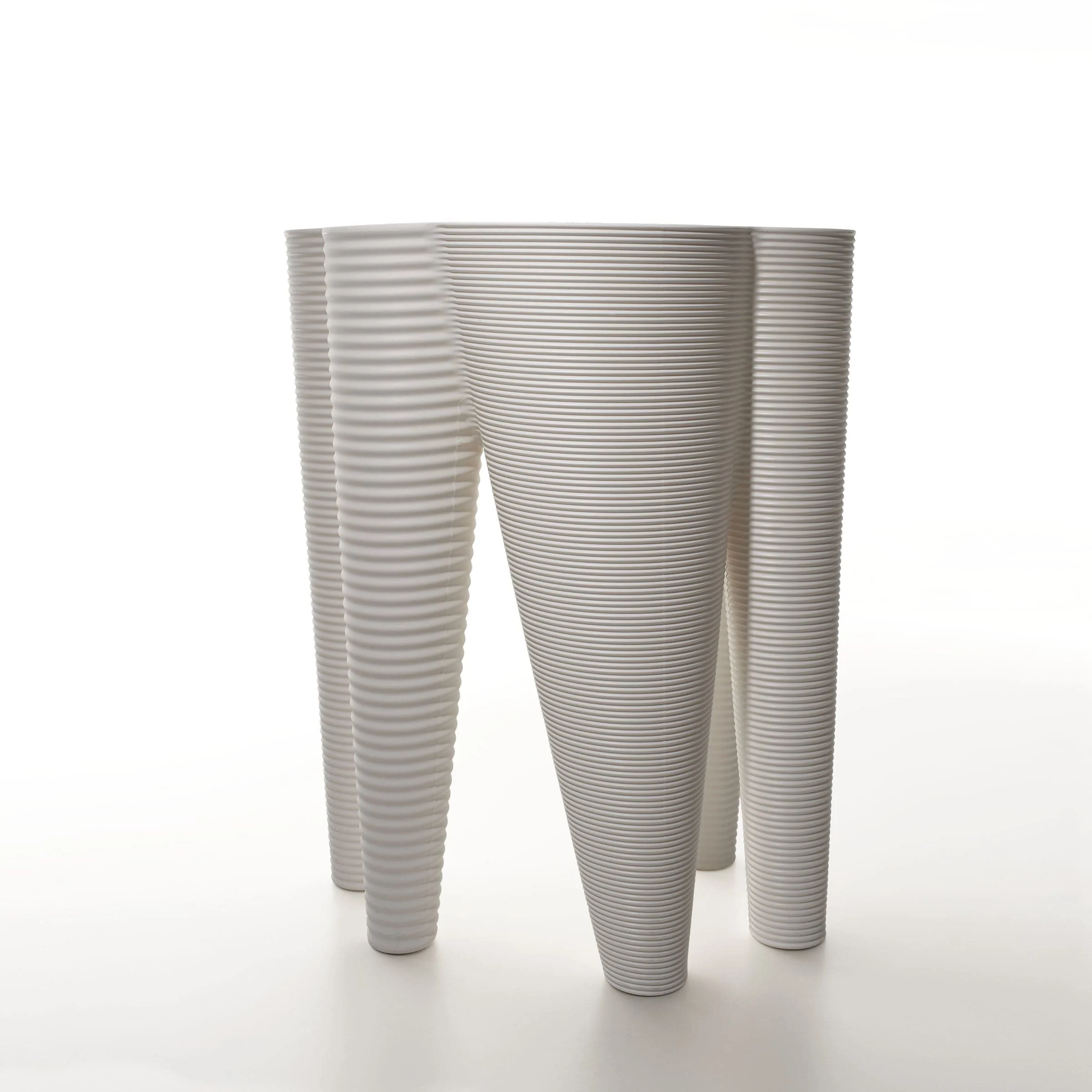 Vaso da Esterno THEVASES di Ron Arad per Serralunga
