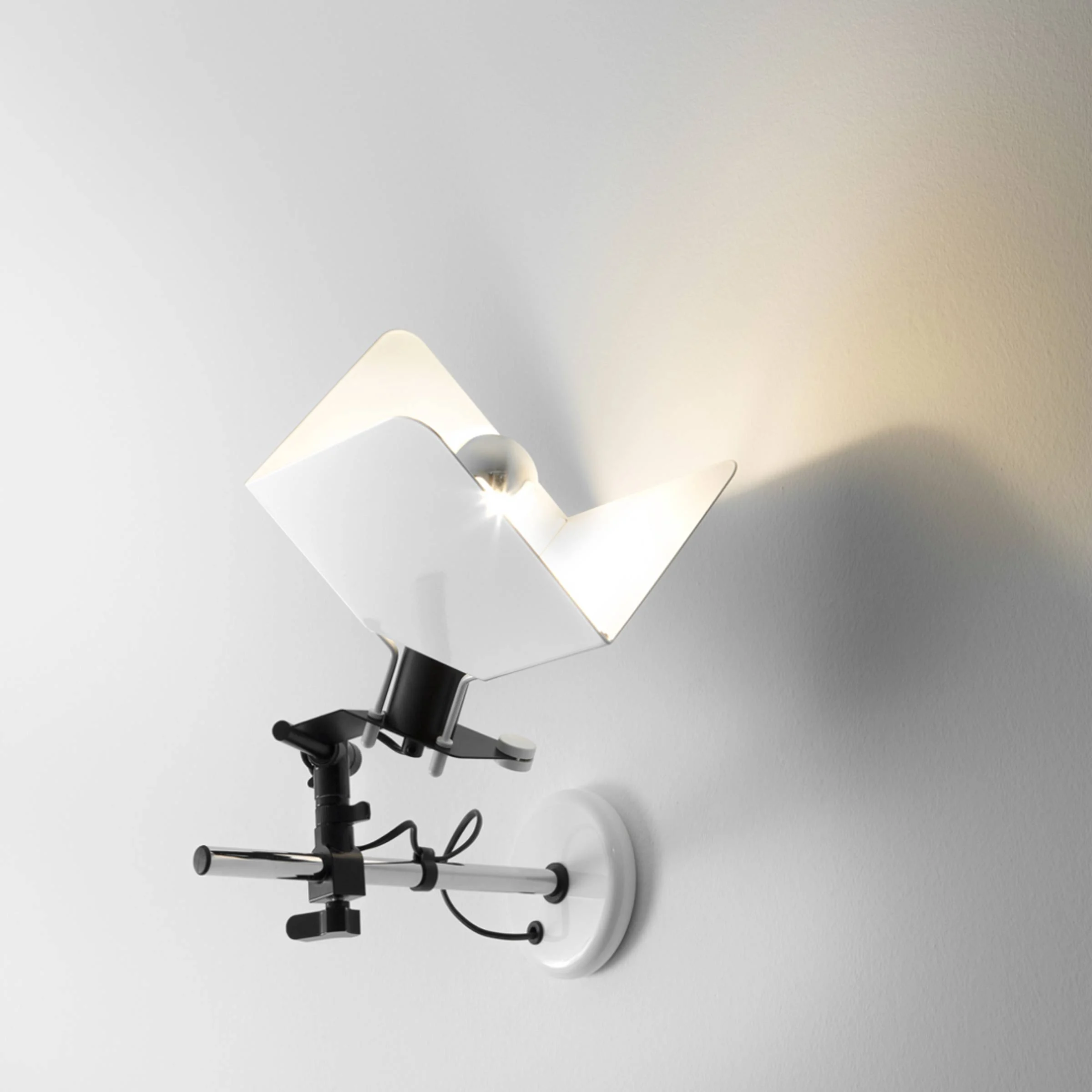 Lampada da Parete TRIEDRO di Joe Colombo per Stilnovo