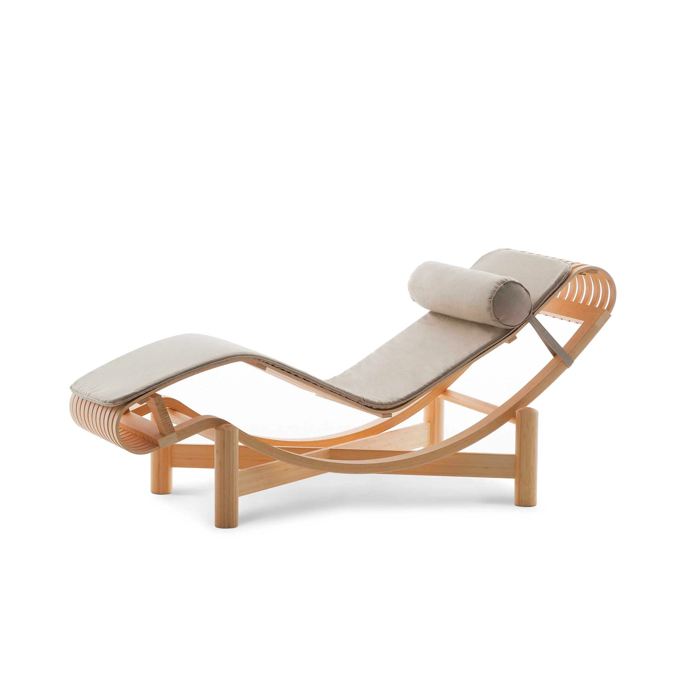 Chaise Lounge in Legno TOKYO CHAISE LOUNGE, di Charlotte Perriand per Cassina