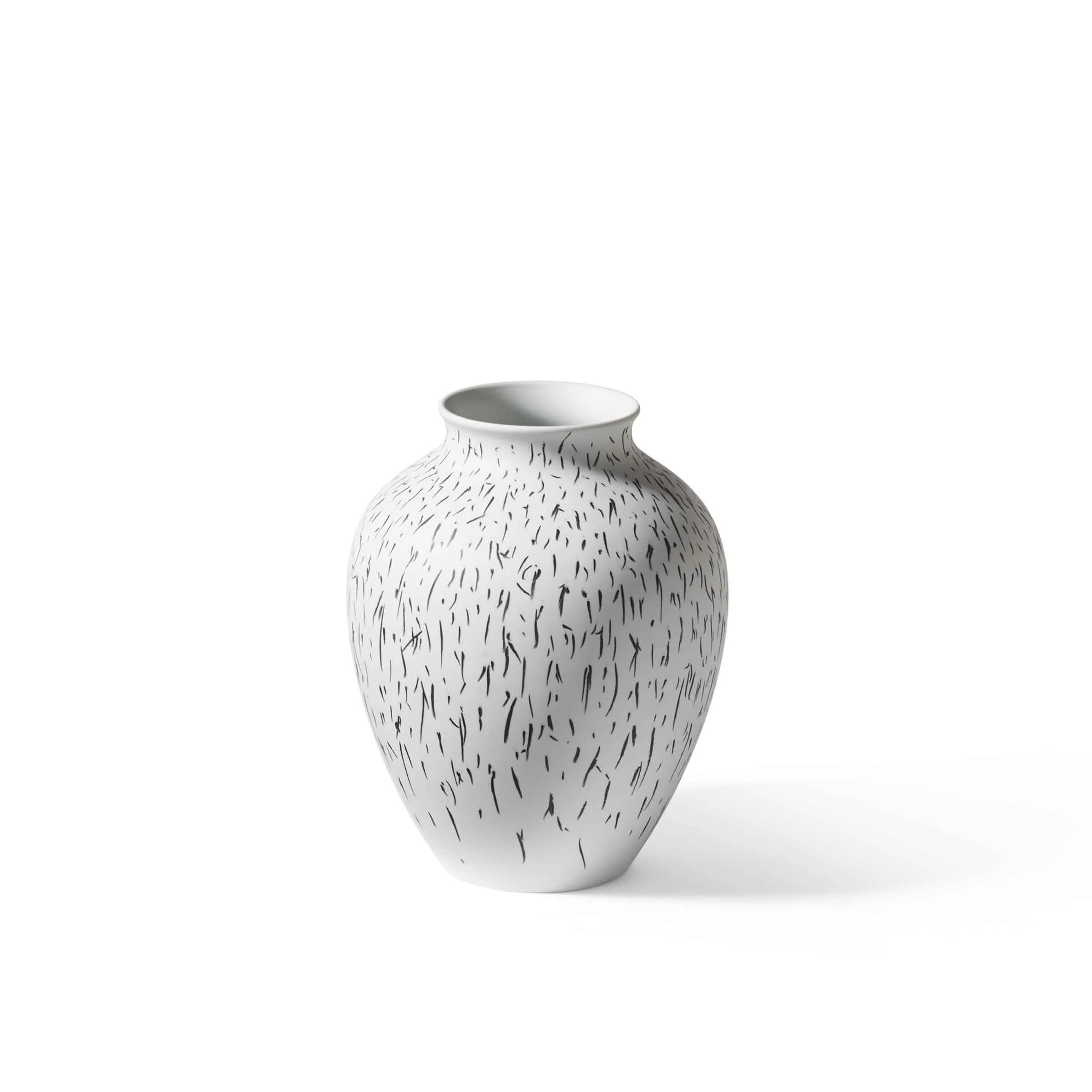 Vaso Orcino in Porcellana POST SCRIPTUM, di Formafantasma per Cassina