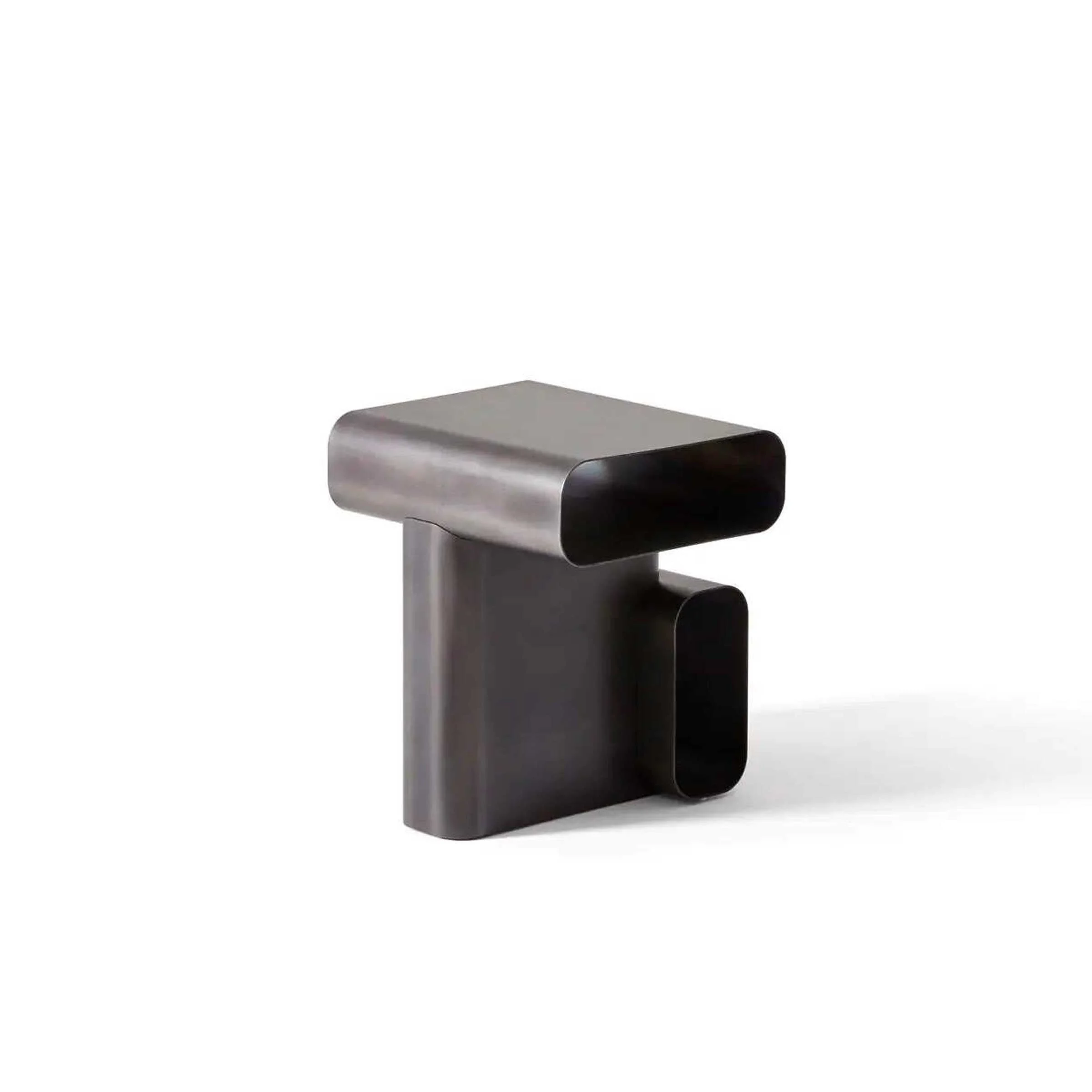 Tavolino in Acciaio SOFT CORNERS, di Linde Freya Tangelder per Cassina