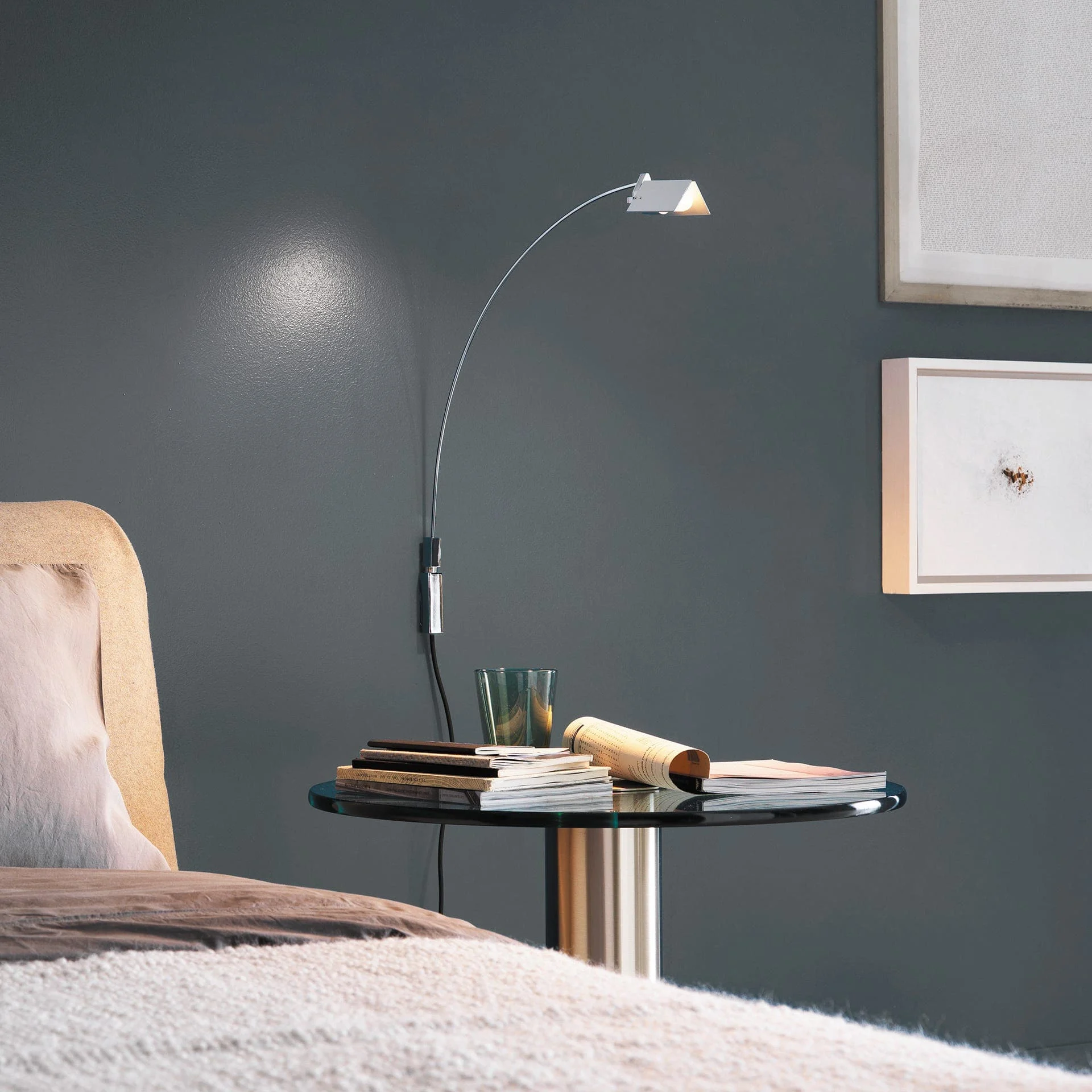 Lampada da parete FALENA di Alvaro Siza per FontanaArte