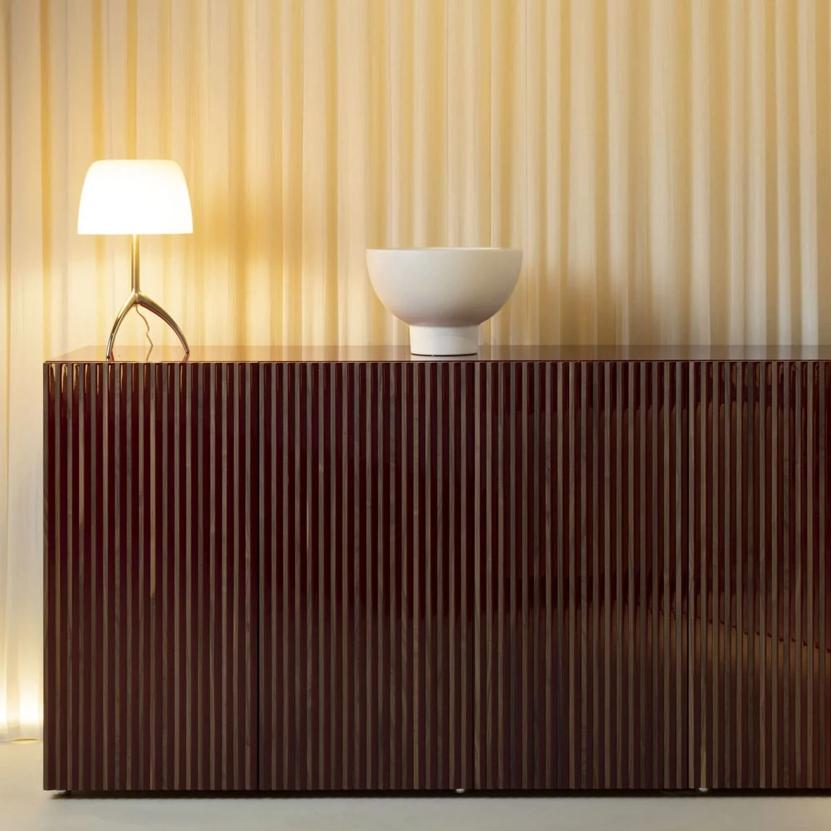 Credenza Laccata lucida e Legno di Noce LEON DECOR H 66 di Sth per Horm