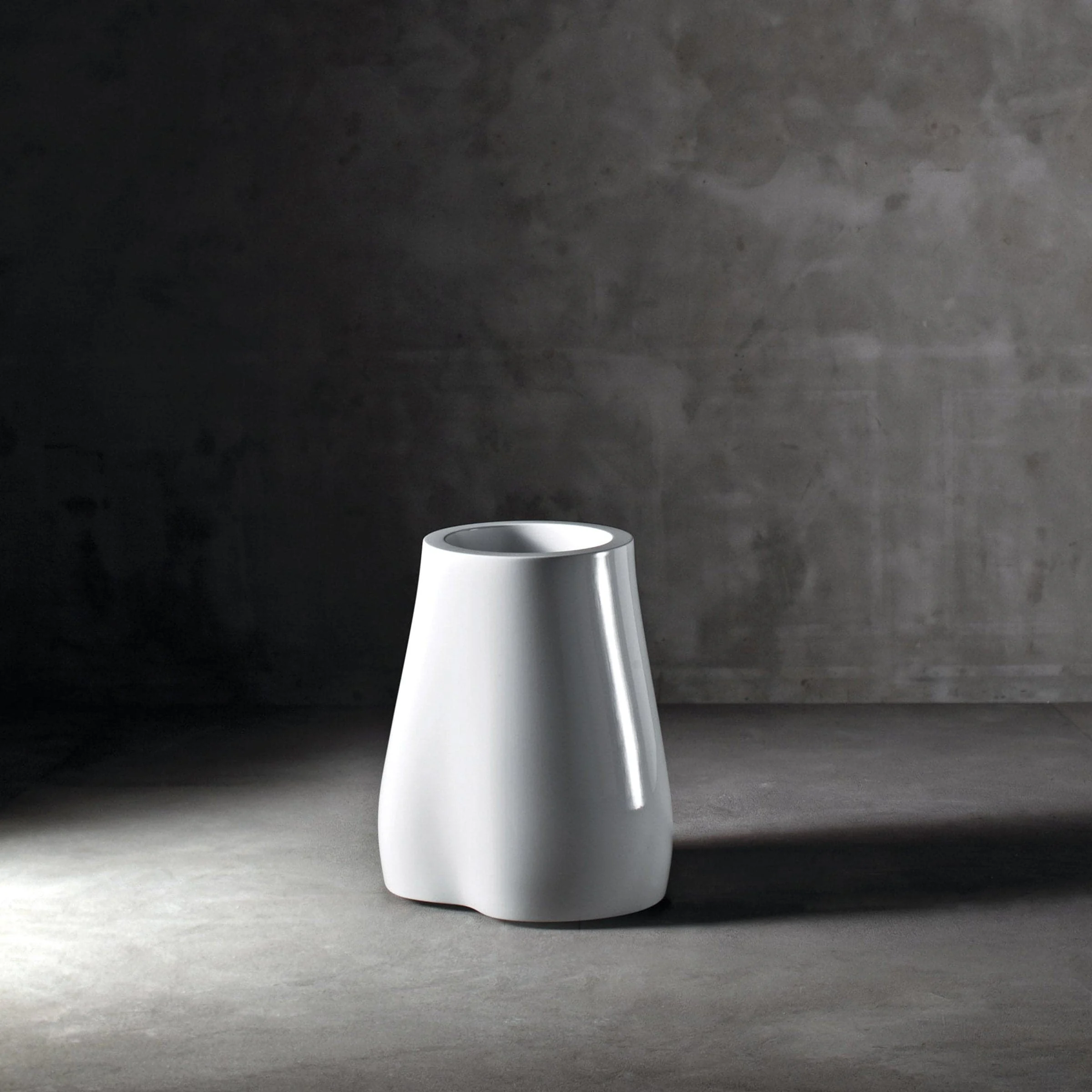 Vaso MISSED TREE III di Jean-Marie Massaud per Serralunga