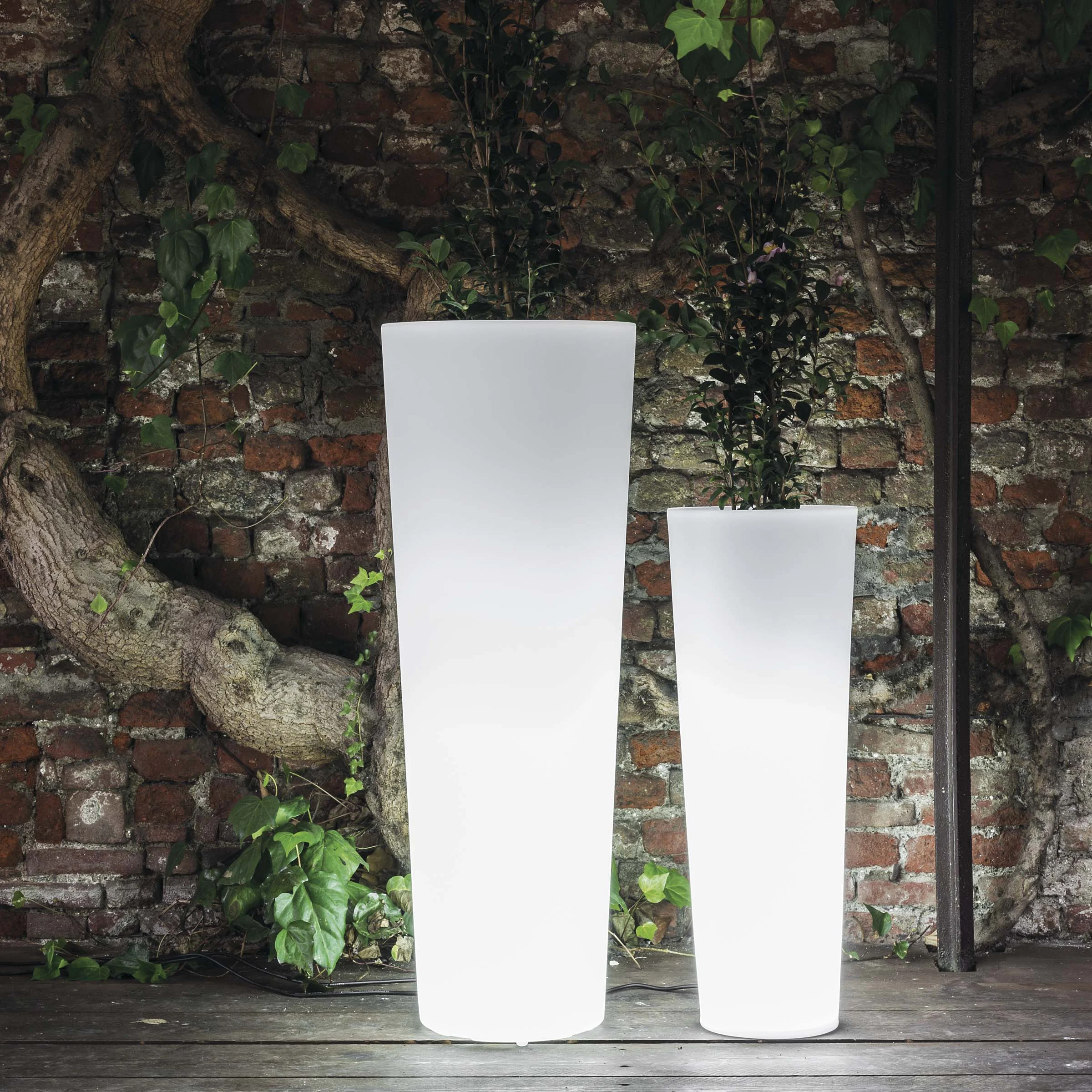 Vaso da Esterno NEW POT con Luce di Paolo Rizzatto per Serralunga