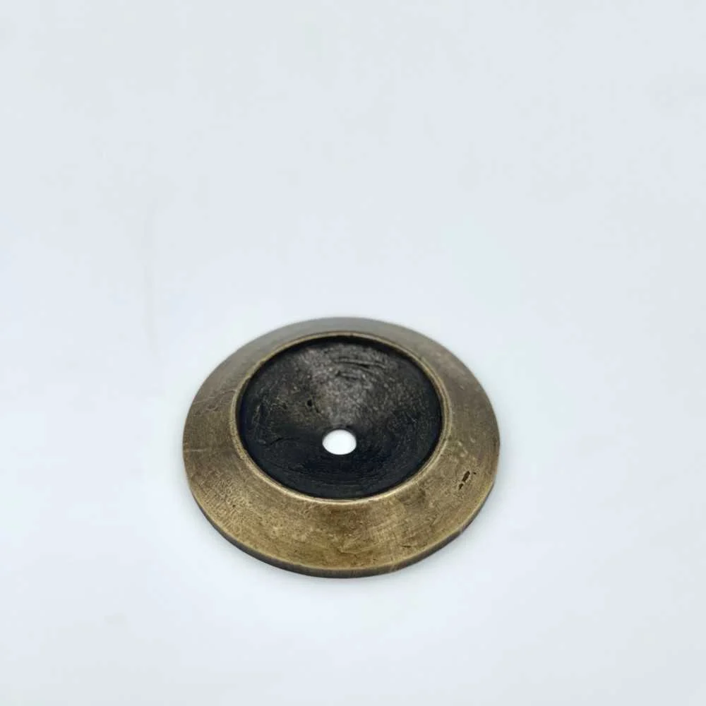 Supporto Rotondo Uovo di Struzzo in Ottone Ø 20 cm
