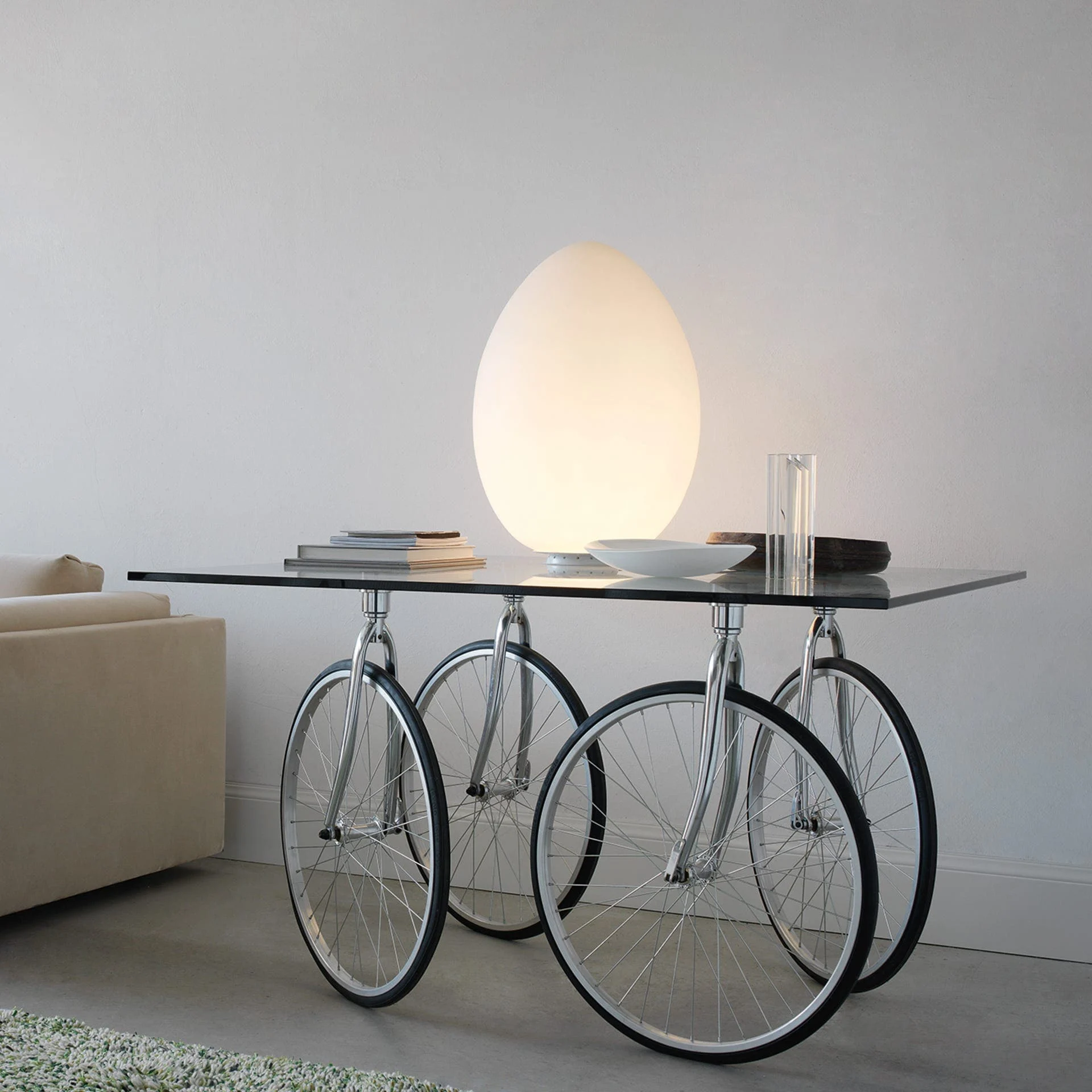 Lampada da Tavolo UOVO di Ben Swildens per FontanaArte